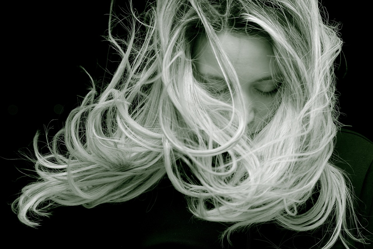 5 Reasons You Should Never Leave Your Hair Wet